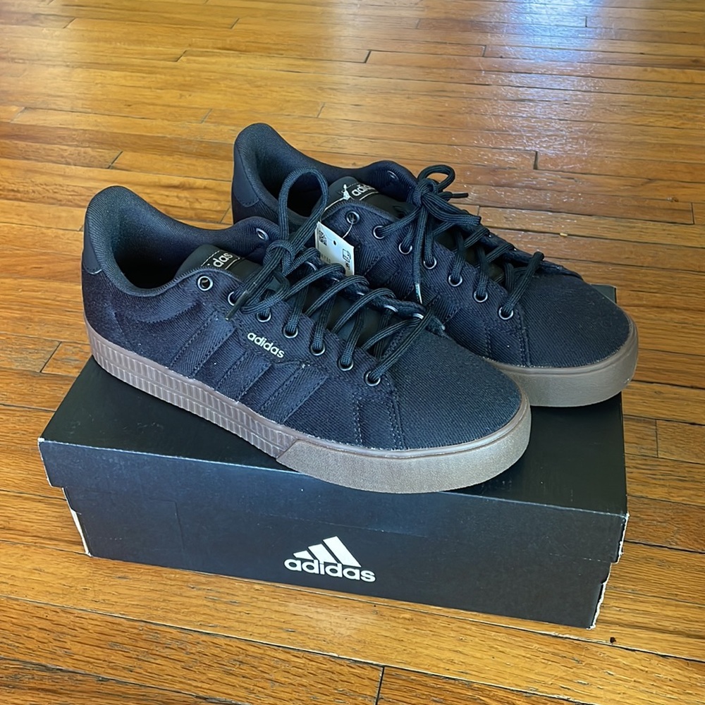 NEW WITH TAGS Adidas Daily 3.0 black with brown rubber sole Skate Shoe